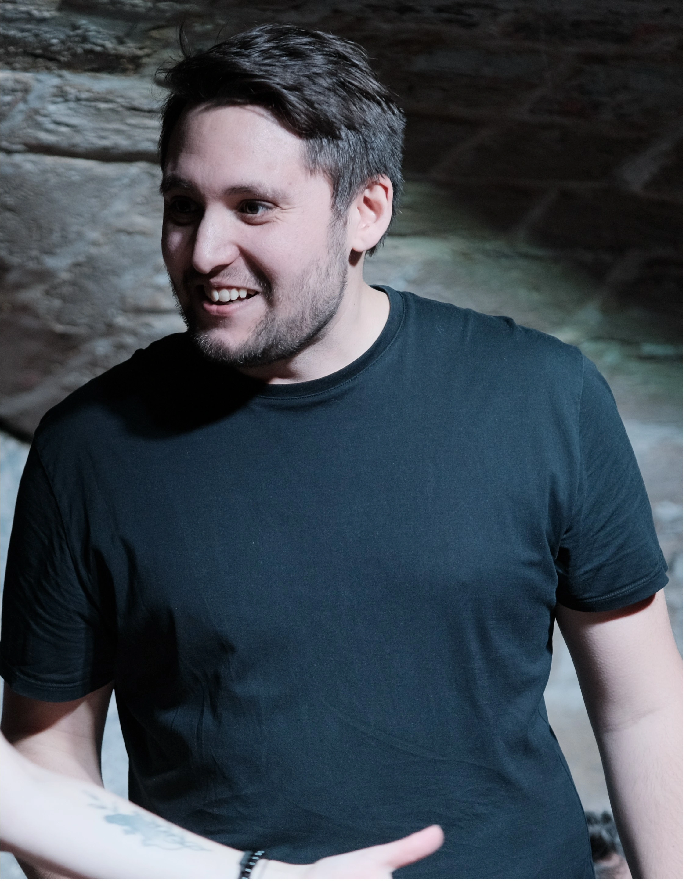 Portrait de Gaël, comédien-improvisateur à La Montgolfière Paris